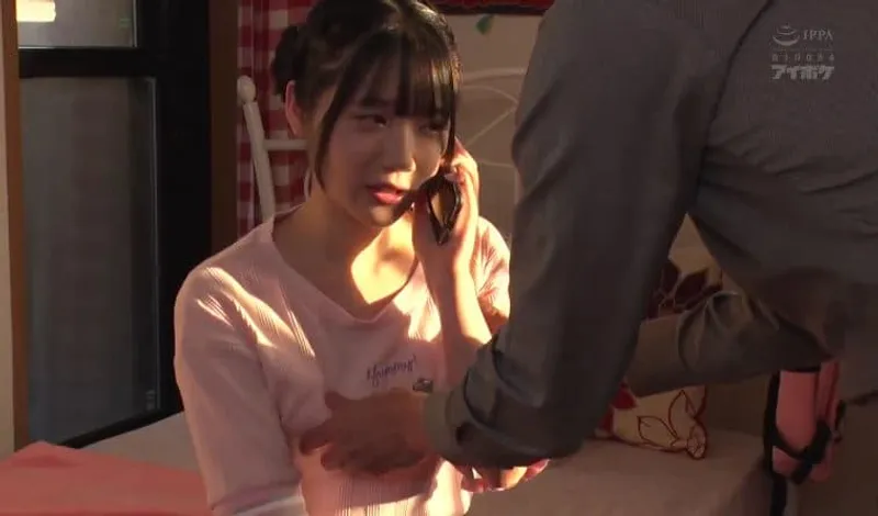 Bố dượng phát hiện con gái riêng của cô vợ là diễn viên jav