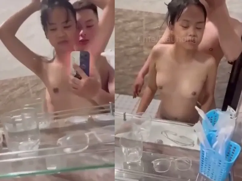 Thon gọn em cùng anh bồ địt trước gương quay kỉ niệm